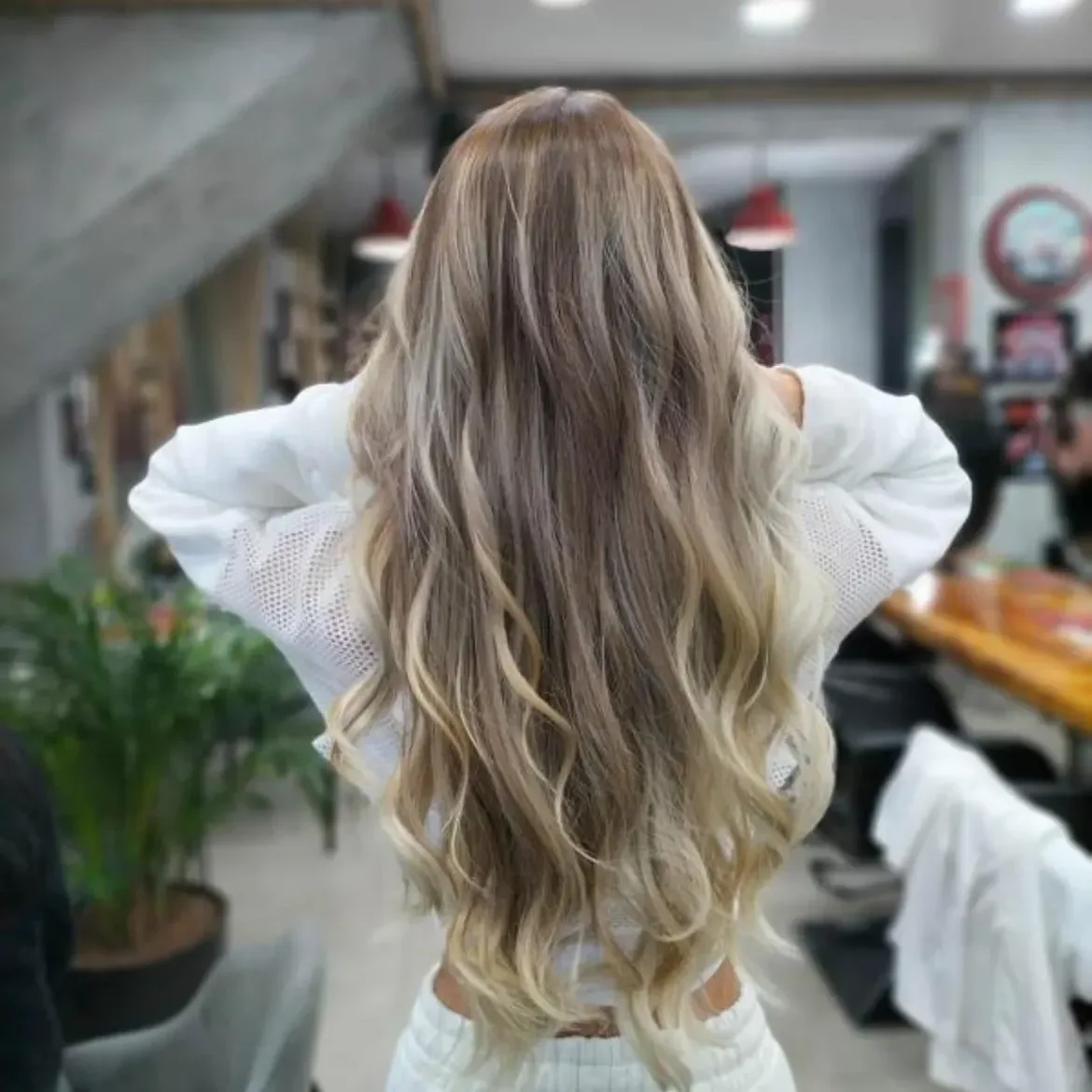 Kemerburgaz Kuaför — Kırmızı Oje 3